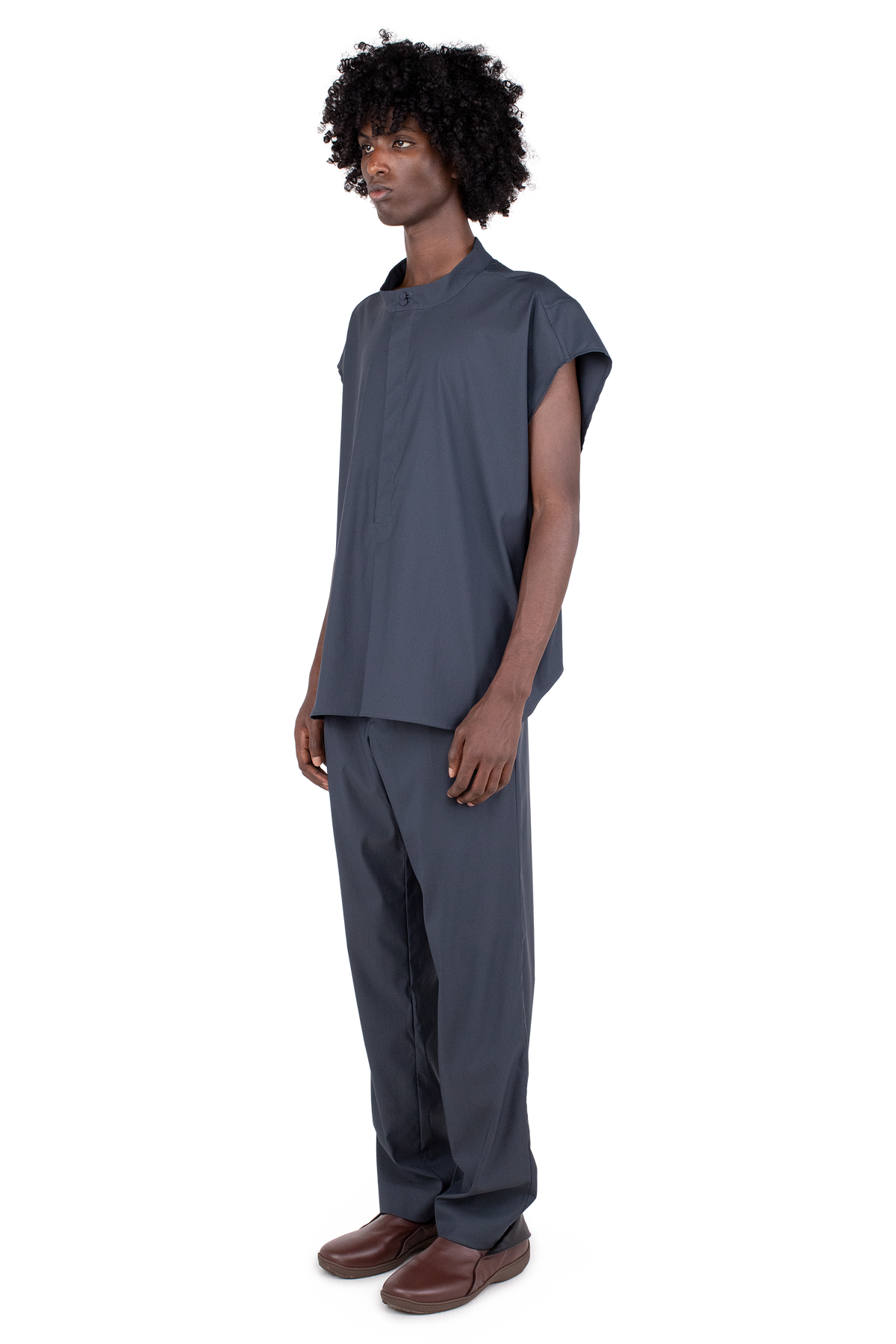 ONATE Sleeveless Shirt — Deep Grey