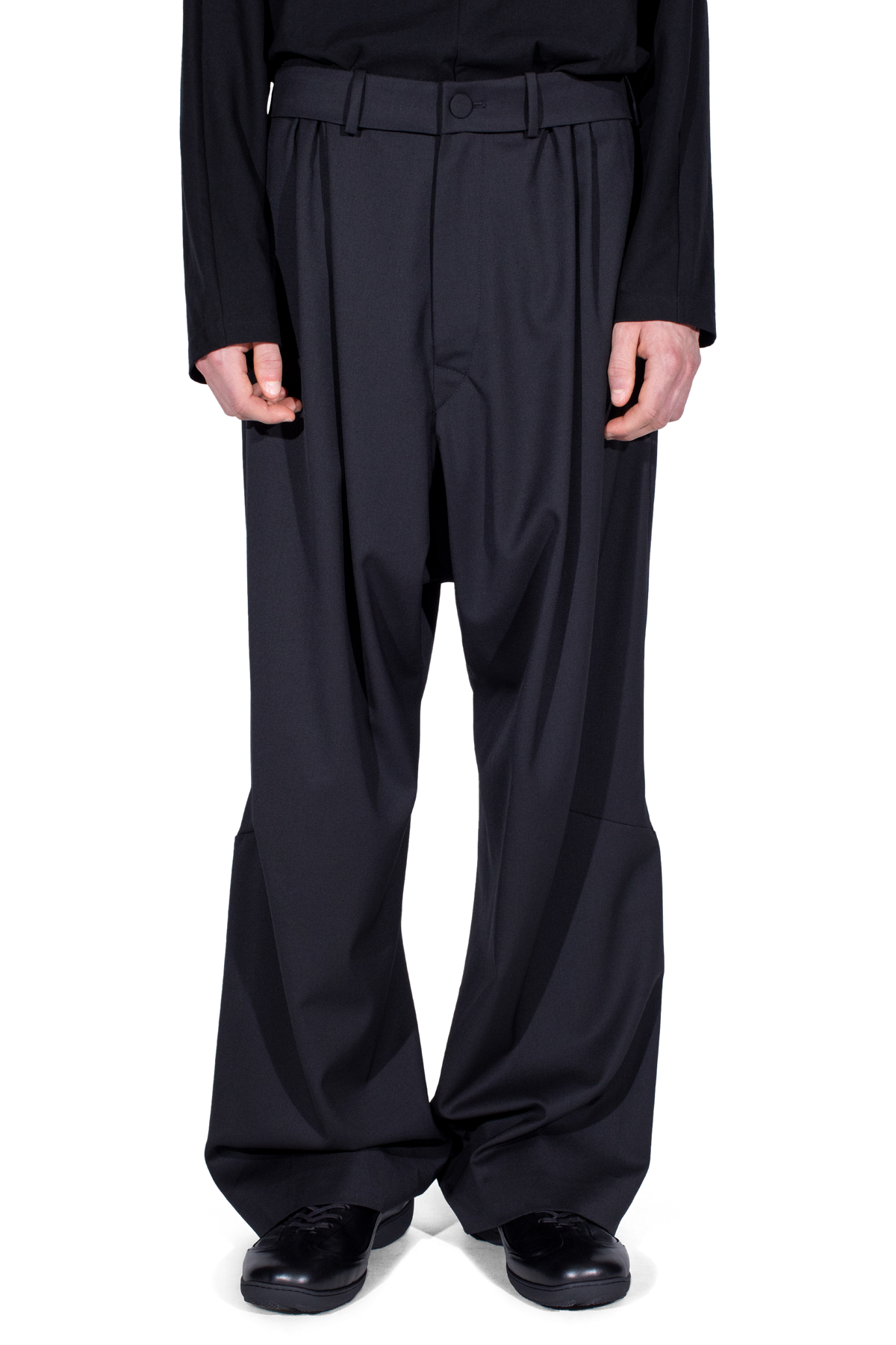 HELMOND Trousers — Crow Black