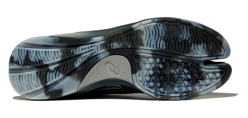 ASICS LYASA FF — Carbon / Pure Silver