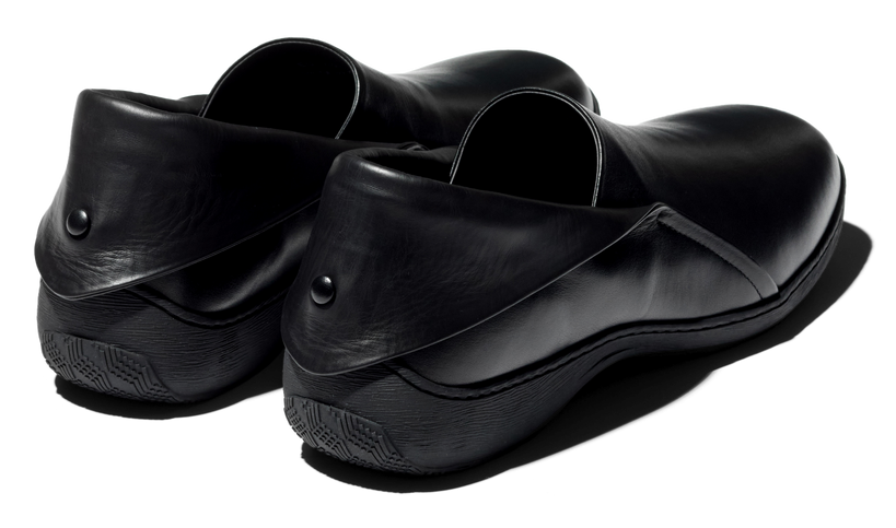 ISKAR Slip-on — Black