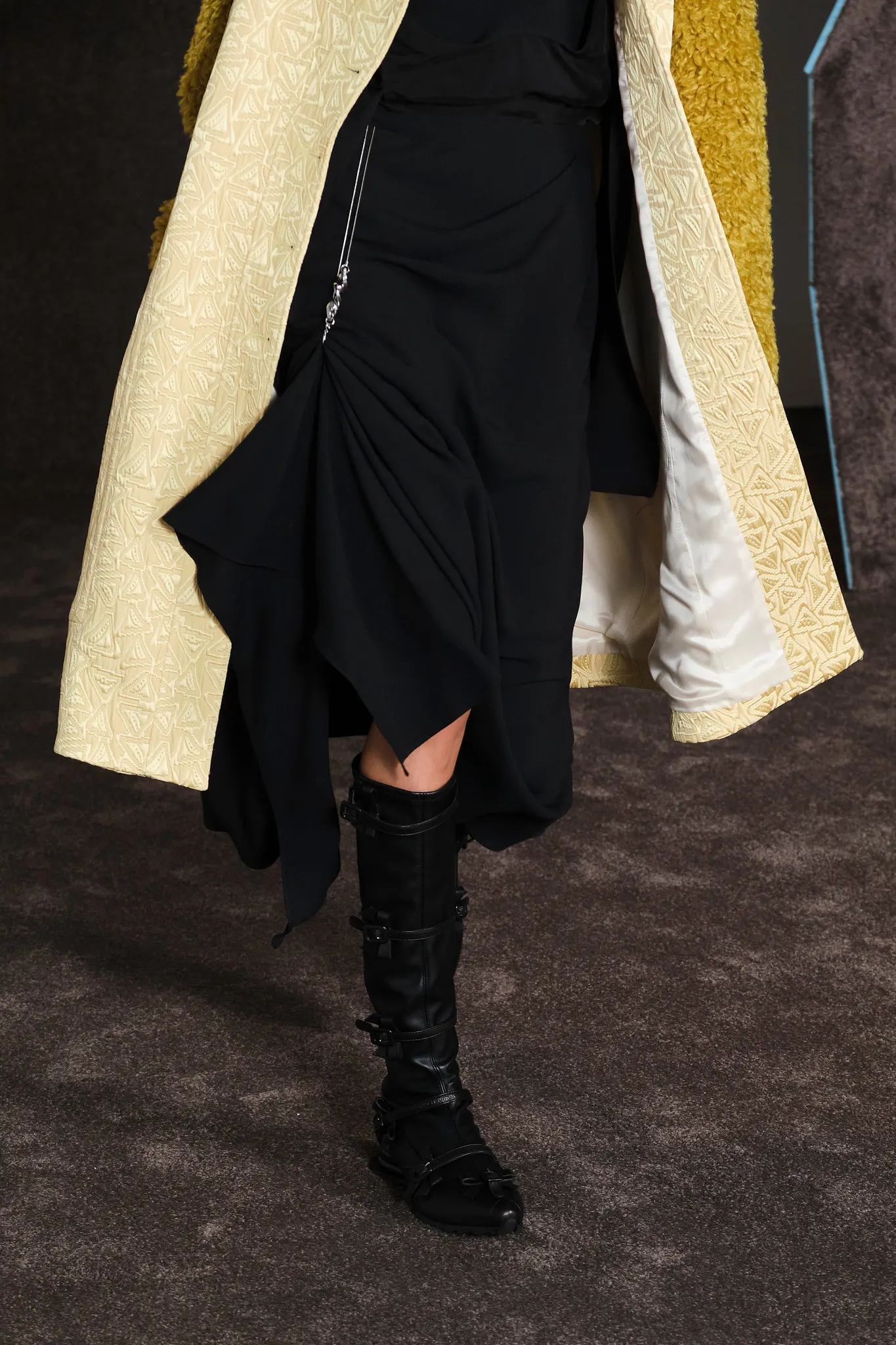 Kiko Kostadinov AW22 Womenswear, Look 24