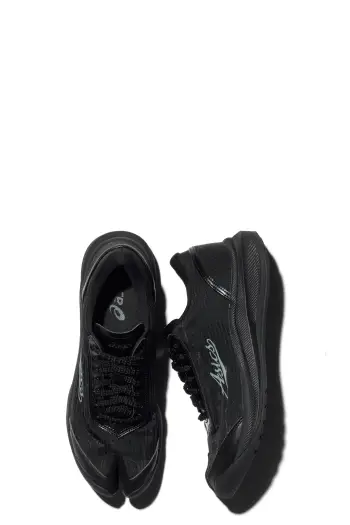 KIKO KOSTADINOV ASICS ILARGI FF - CARBON