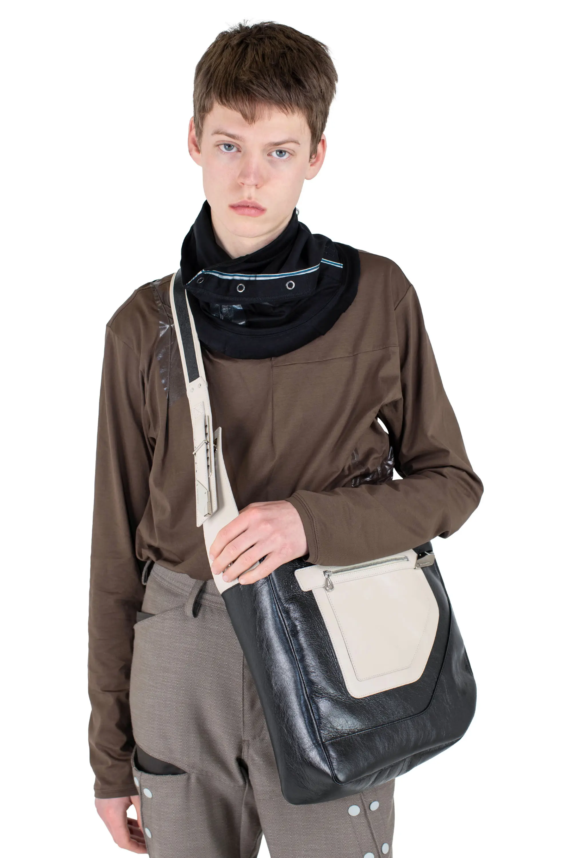 KIKO KOSTADINOV – DEULTUM LEATHER BAG - BLACK / BEIGE