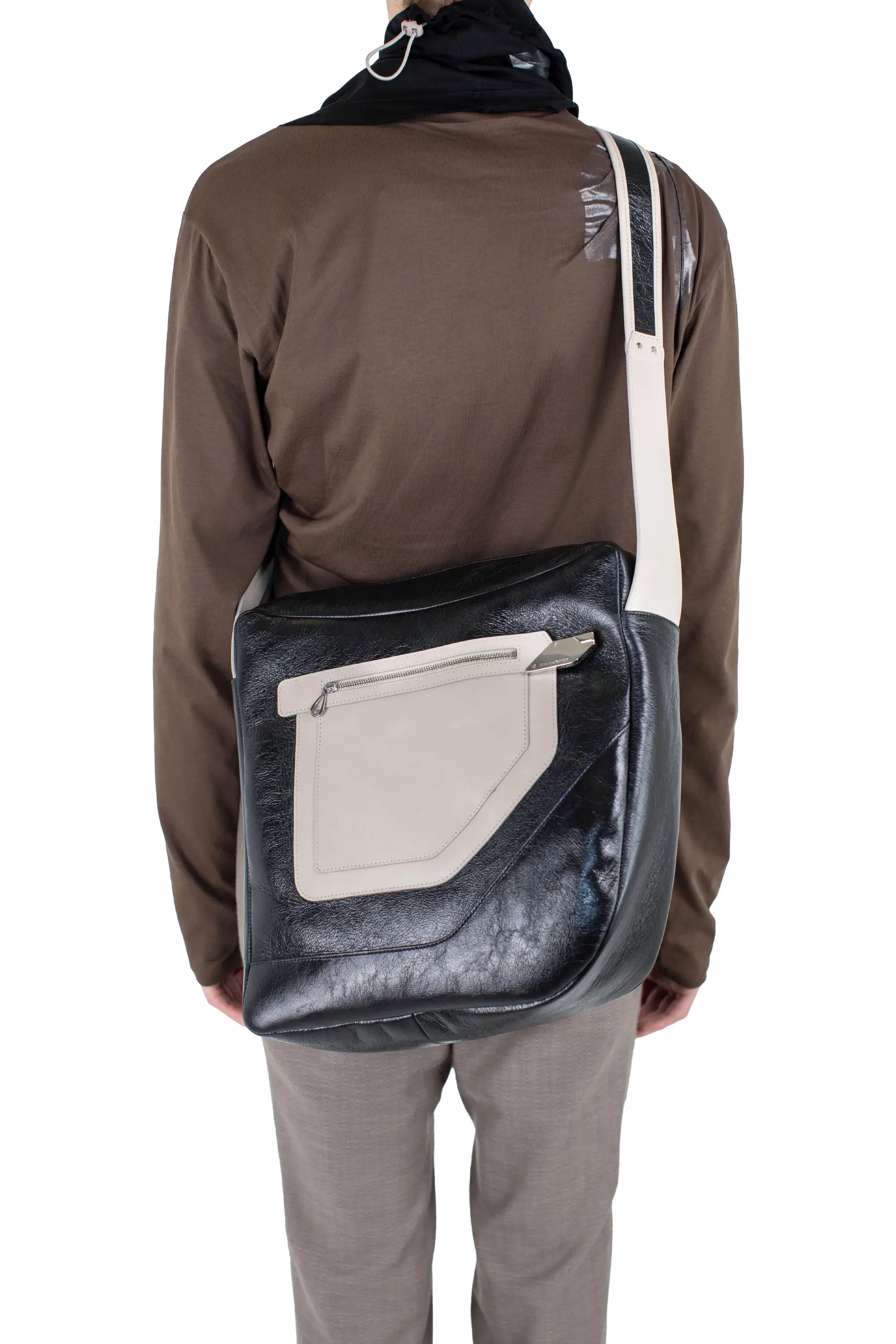 KIKO KOSTADINOV DEULTUM LEATHER BAG - BLACK / BEIGE