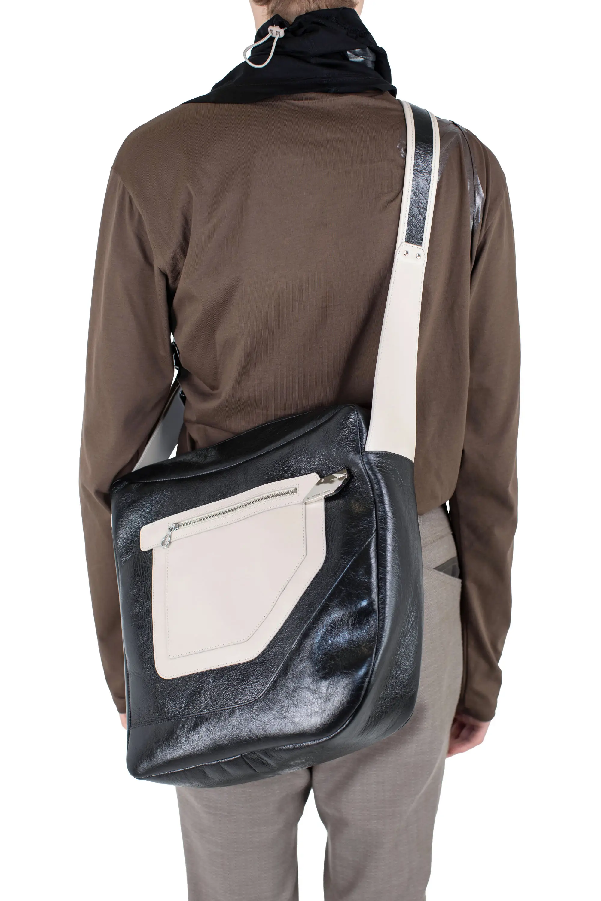 KIKO KOSTADINOV DEULTUM LEATHER BAG - BLACK / BEIGE