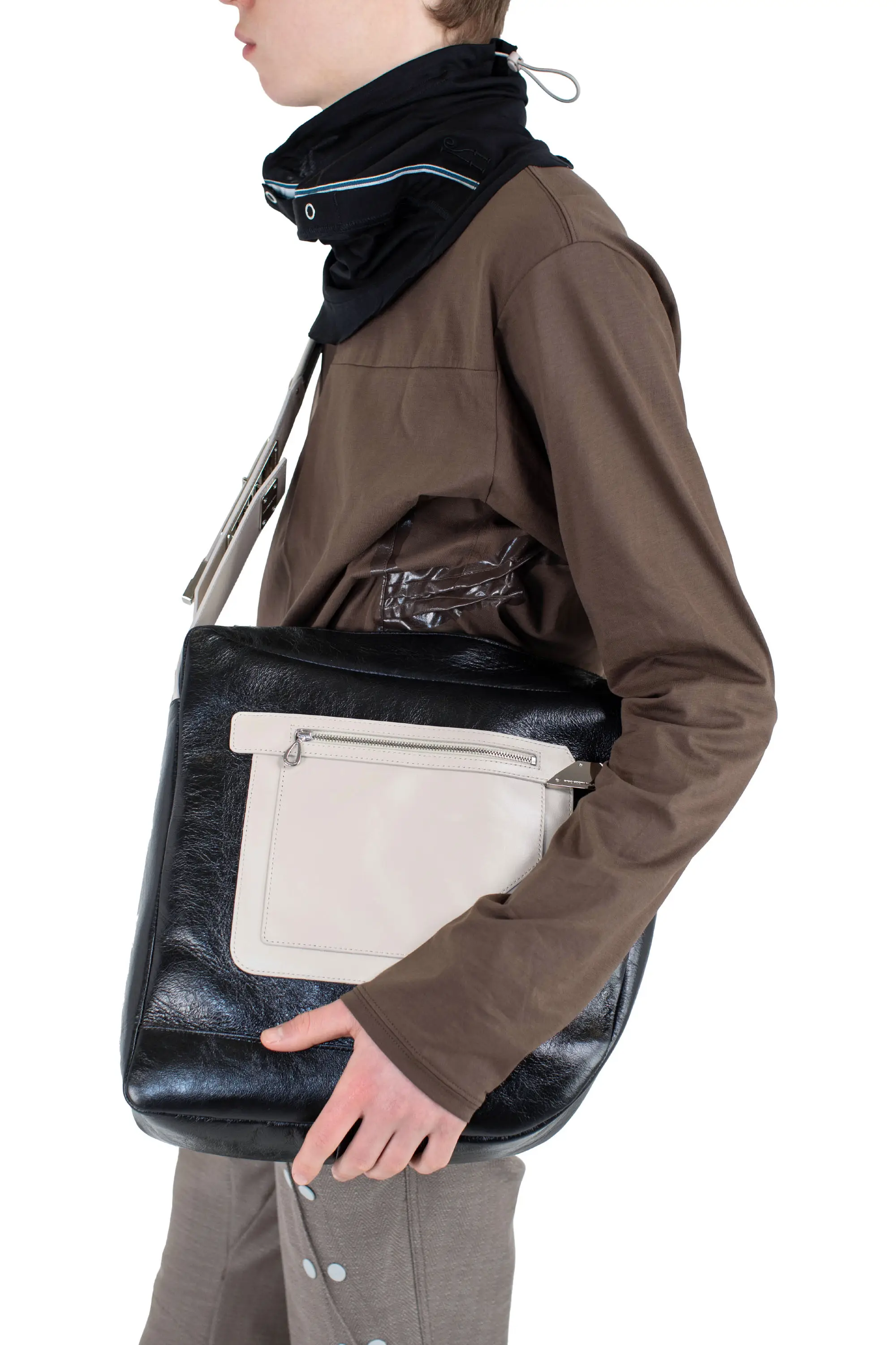 KIKO KOSTADINOV DEULTUM LEATHER BAG - BLACK / BEIGE