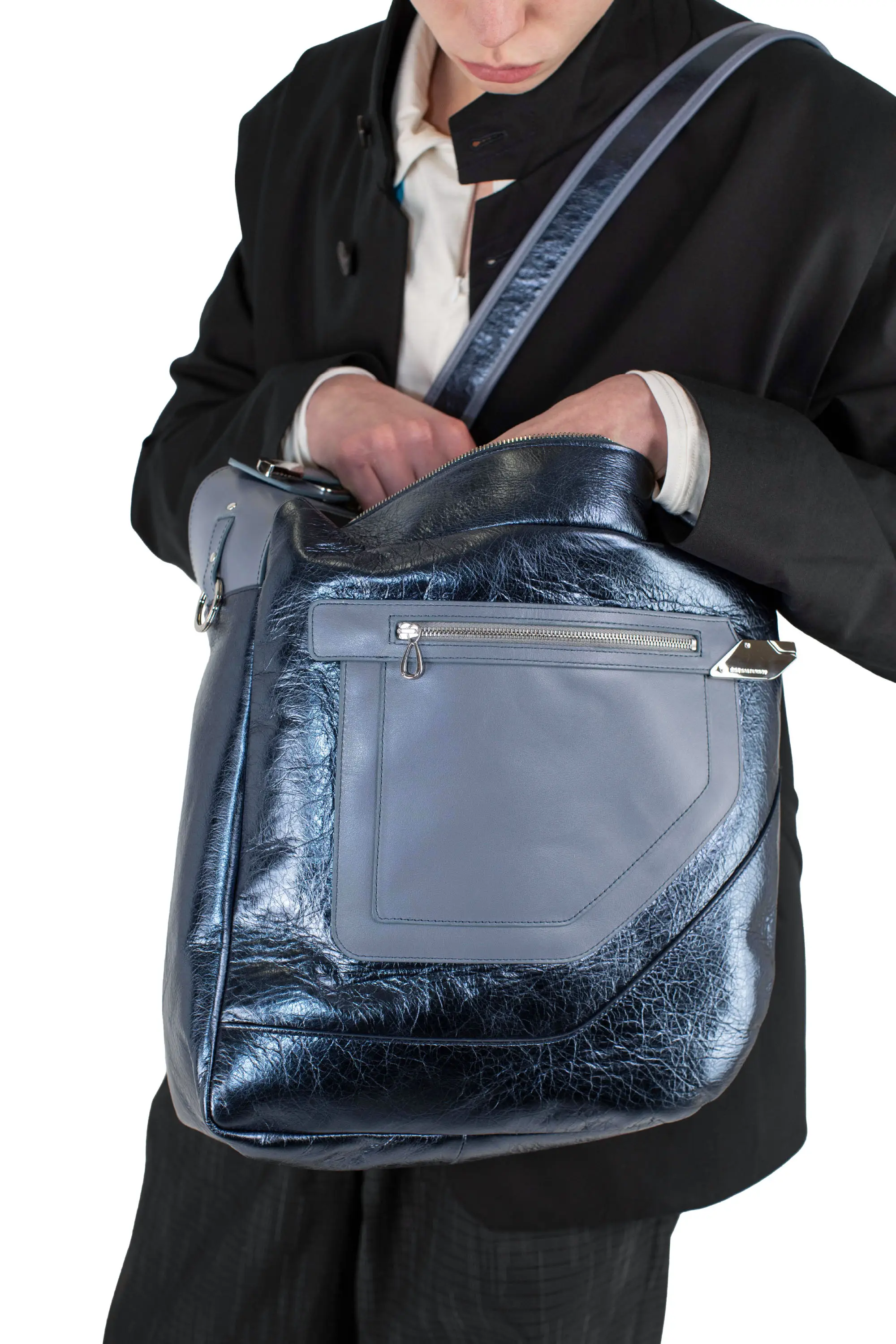 KIKO KOSTADINOV – DEULTUM LEATHER BAG - MIDNIGHT BLUE / GREY KIKO KOSTADINOV – DEULTUM LEATHER BAG - MIDNIGHT BLUE / GREY