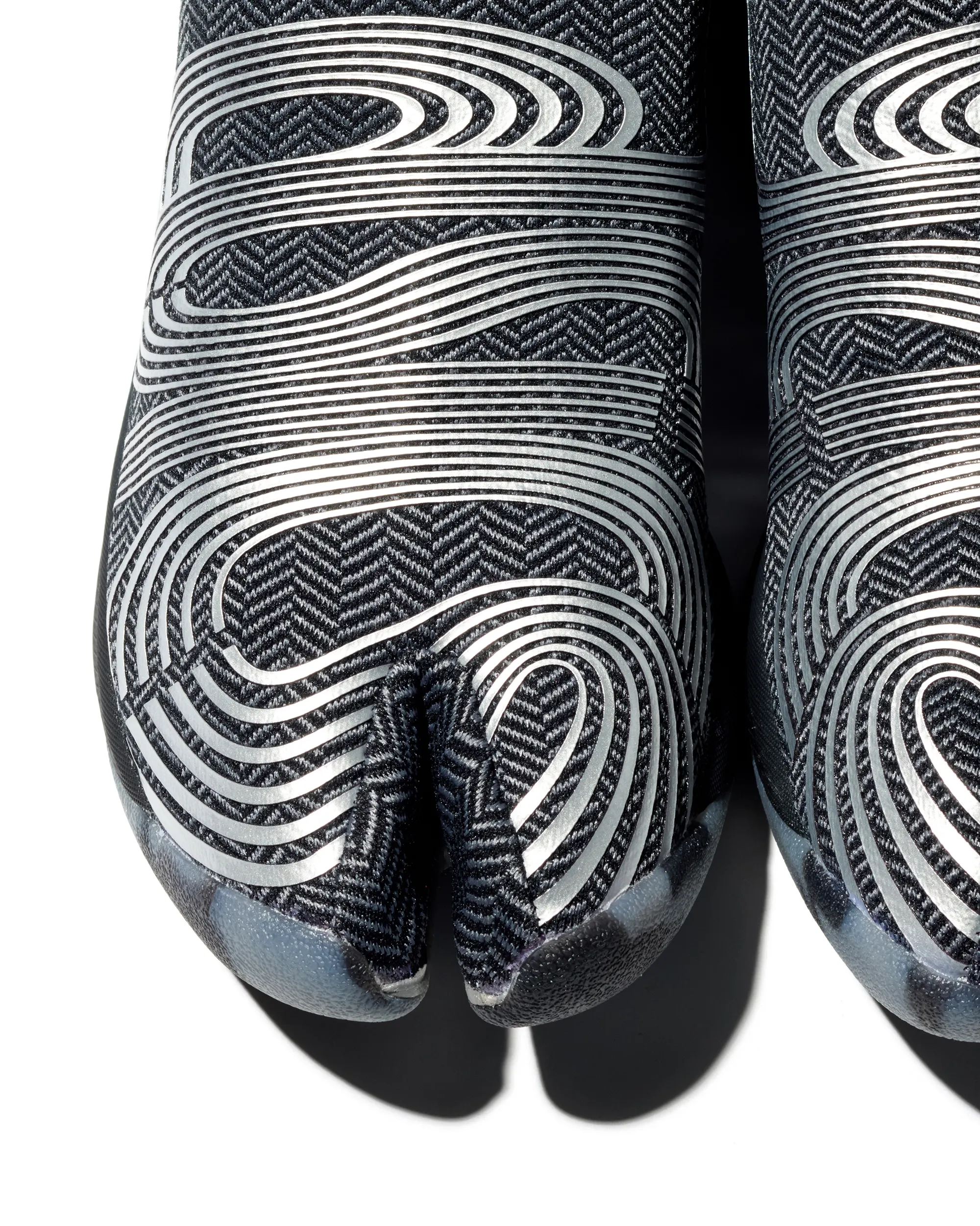 KIKO KOSTADINOV ASICS LYASA FF - CARBON/PURE SILVER